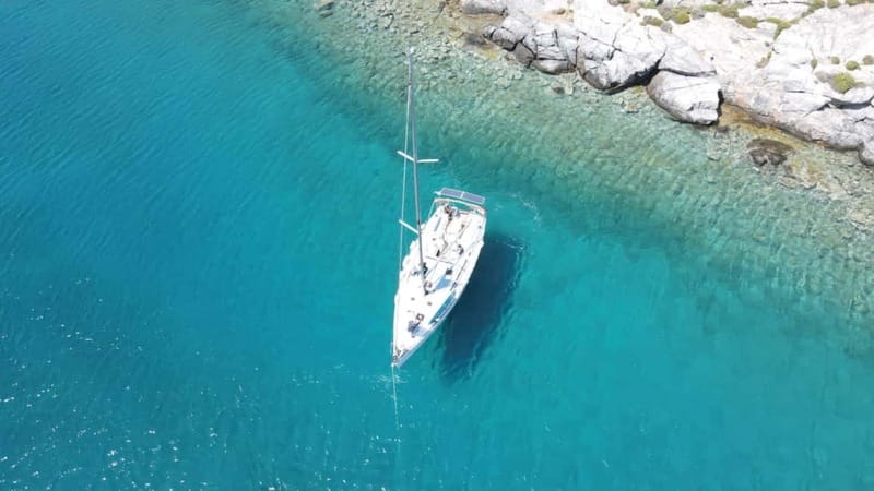 Dia Sailing Cruise With All-inclusive Meal And Drinks - Four hours in a sheltered cove