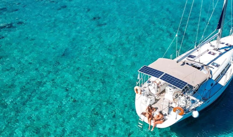 Dia Sailing Cruise With All-inclusive Meal And Drinks - The one-hour crossing to Dia Island
