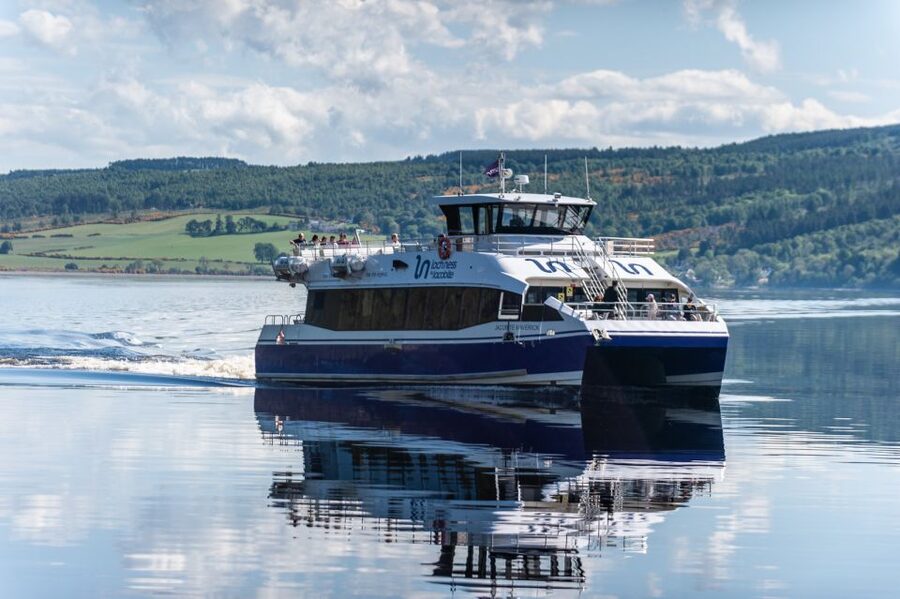 Dochgarroch: Loch Ness and Caledonian Canal 2-Hour Cruise - Sailing the Caledonian Canal