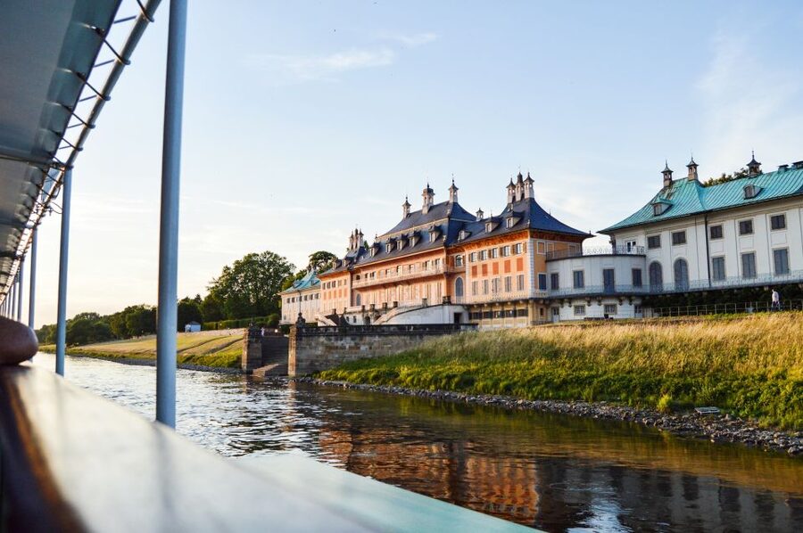 Dresden: Elbe River Cruise to Pillnitz Castle - Starting below Brühlsche Terrasse