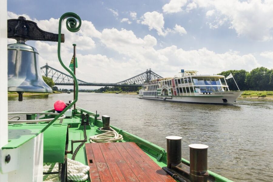 Dresden: River Sightseeing Boat Cruise - Food, drinks, and the rhythm of the ride