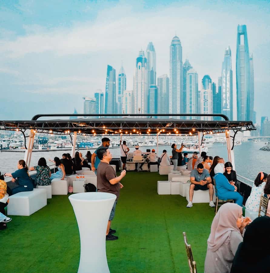 Dubai: 1-Hour Ain Boat Cruise - Who should book this cruise