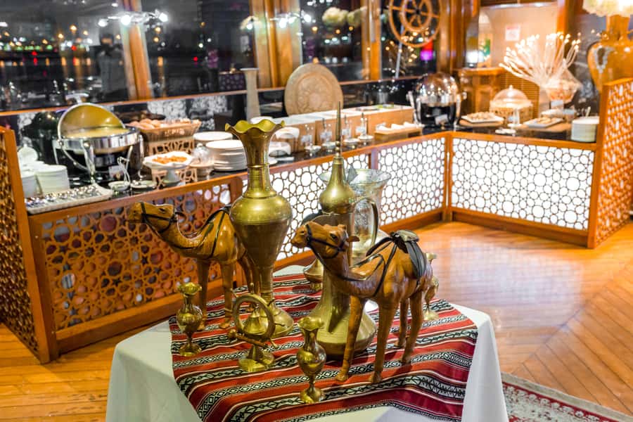 Dubai: 2-Hour Evening Dhow Cruise and Dinner - What to bring and how to plan the evening