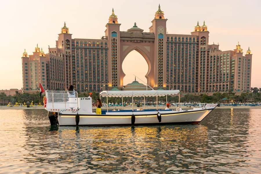 Dubai: Abra Boat Tour in Atlantis, Palm, Ain Dubai & Marina - What this $40 Dubai boat tour really offers