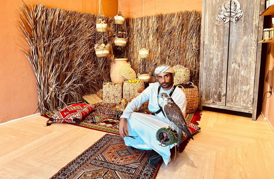 Dubai: Authentic Old Town, Souks, Tastings & Abra Boat Tour - The Guides Make the Difference