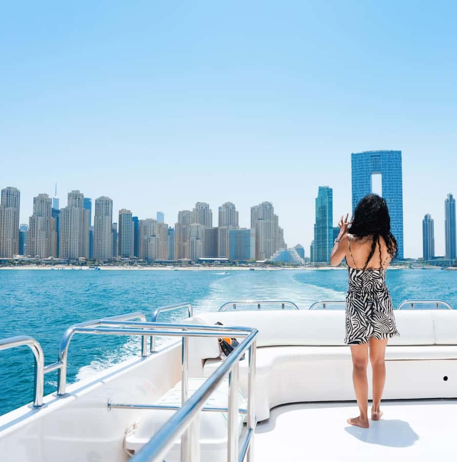 Dubai: Instagrammable Yacht Tour with Drinks & Ain/JBR Views - Why this Dubai yacht tour is worth considering