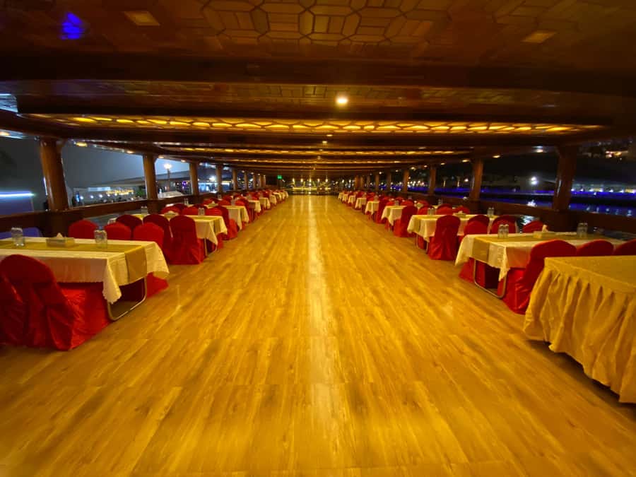 Dubai Marina: Dinner Cruise in a Traditional Boat - Dubai Marina after dark