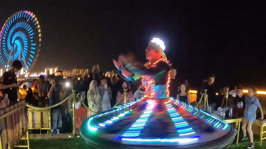 Dubai Marina: Dinner Cruise in a Traditional Boat - Who will enjoy this Dubai dinner cruise?