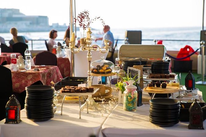 Dubai Marina Dinner Cruise with Live Music & Open Bar - What This Dubai Marina Dinner Cruise Is Really Like