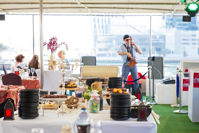 Dubai Marina Dinner Cruise with Live Music & Open Bar - Choosing Between the Upper and Lower Decks
