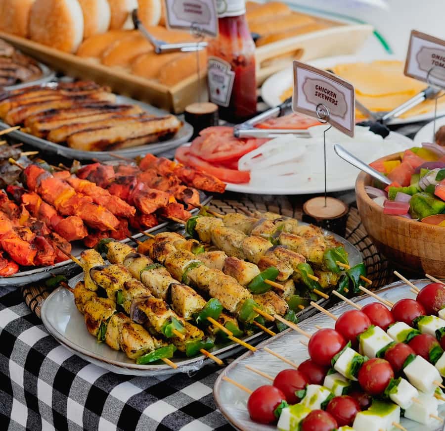 Dubai Marina: Luxury Yacht Tour with Breakfast or BBQ Option - The sunset BBQ option is the best all-round choice