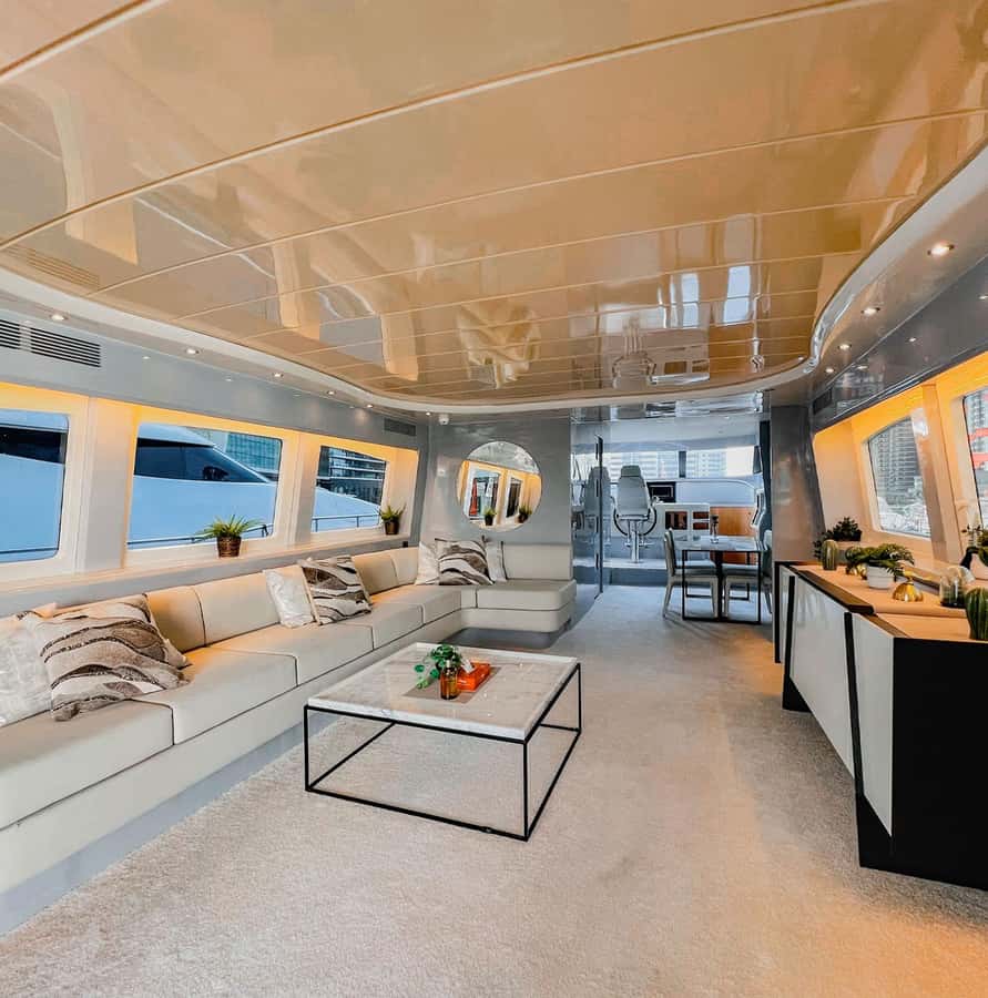 Dubai Marina: Luxury Yacht Tour with Breakfast or BBQ Option - Dubai Marina and Bluewaters Island