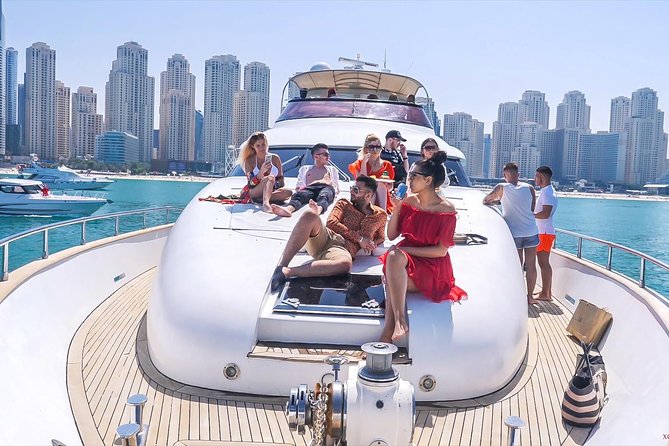Dubai Marina Yacht Tour with Optional Breakfast or BBQ - Choosing between one hour and three hours