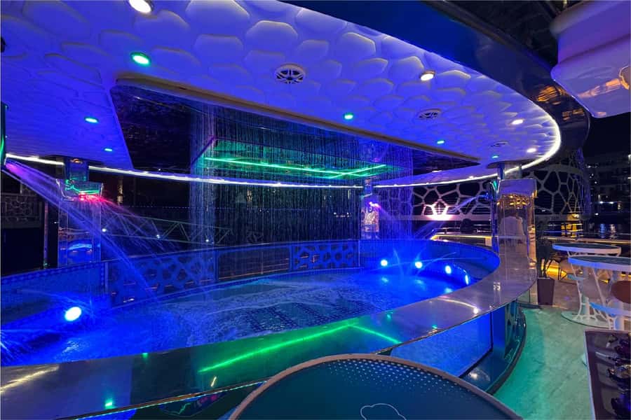Dubai: Mega Yacht Dinner Cruise with Buffet - Palm Jumeirah and Atlantis after dark