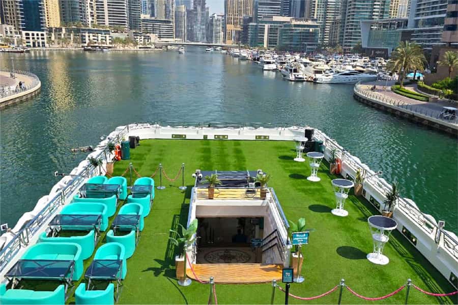 Dubai: Mega Yacht Dinner Cruise with Buffet - Who will enjoy this cruise most?