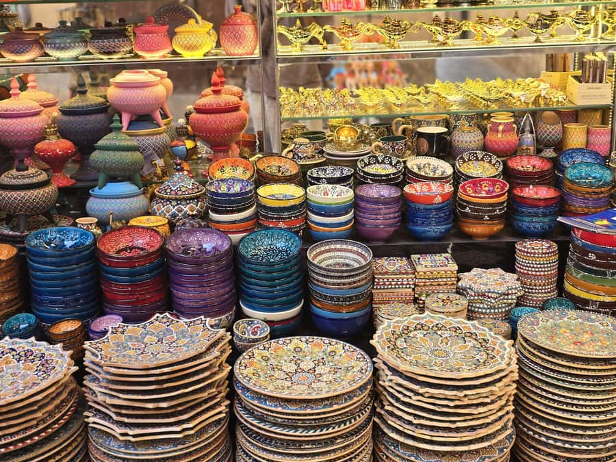 Dubai: Premium Old Town, Street Food, Souks & Boat Ride Tour - What the guides add