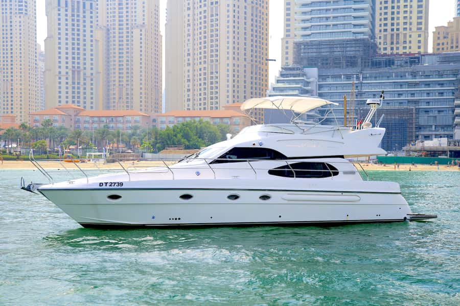 Dubai: Private Luxury Cruise on a Stylish 50ft Yacht - Why a private yacht is a smart way to see Dubai