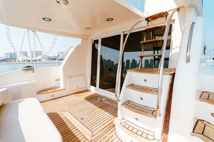 Dubai: Private Luxury Yacht Tour on a 50-Foot Yacht - Burj Al Arab and the coastal route