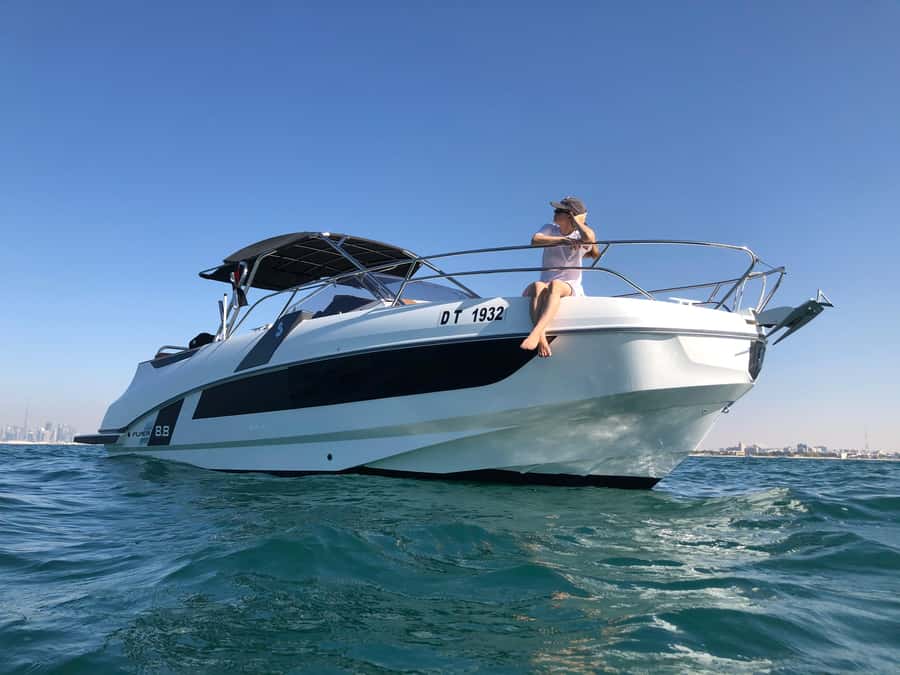 Dubai: Private Sea Escape Cruise - Swim, Tan & Sightsee - Choosing between one, two, and three hours