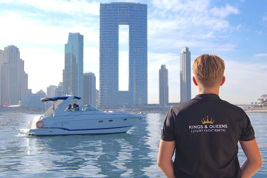 Dubai: Private Yacht Cruise for Unforgettable Memories - The two-hour choice: Burj Al Arab or Atlantis