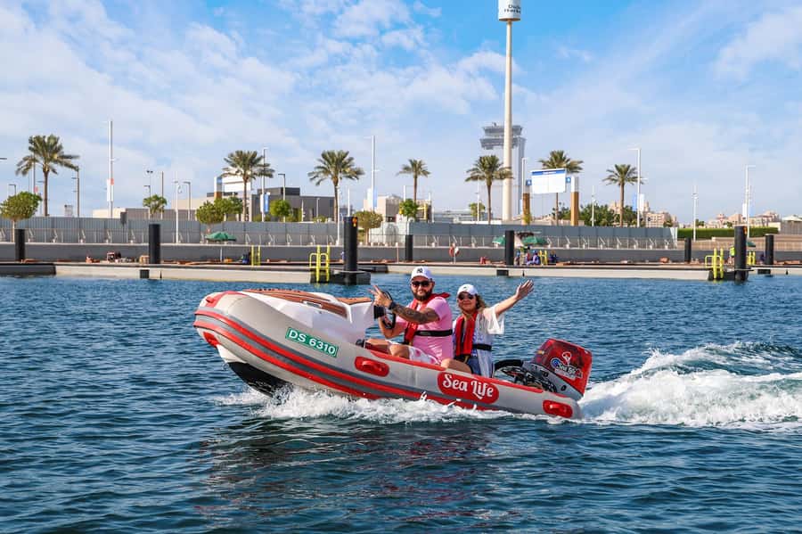 Dubai: Self-Drive Boat Experience for 1 or 2 People - Atlantis The Royal and Atlantis on the Palm