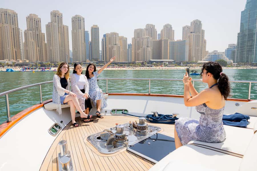 Dubai: The Luxury Yacht Tour with Live BBQ Option - Starting at Dubai Harbour Yacht Club