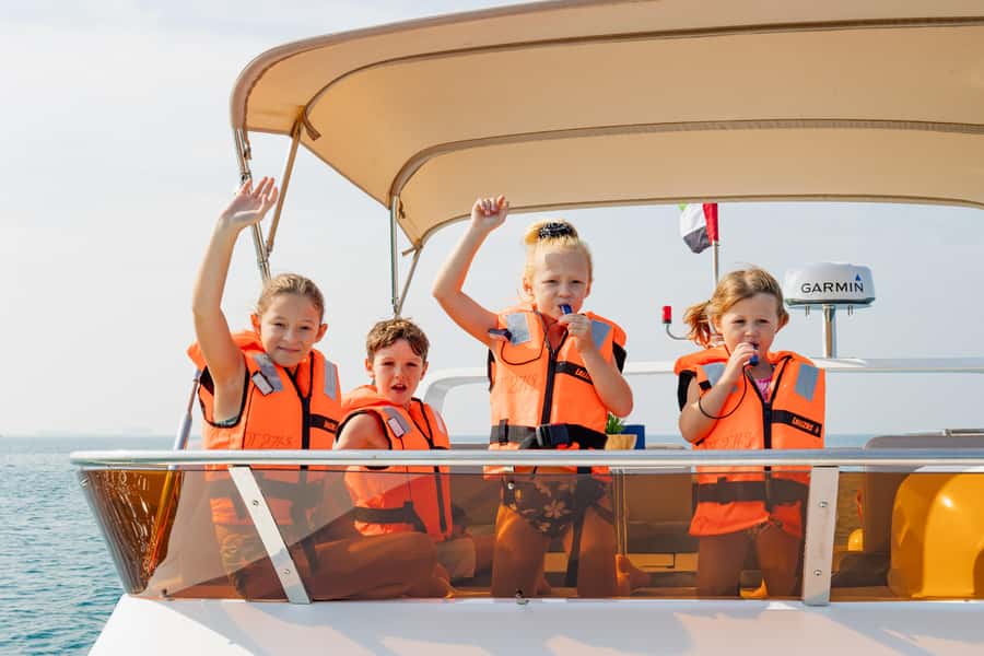Dubai: Yacht Cruise with Swimming, Snorkeling and BBQ Lunch - What $87 gets you