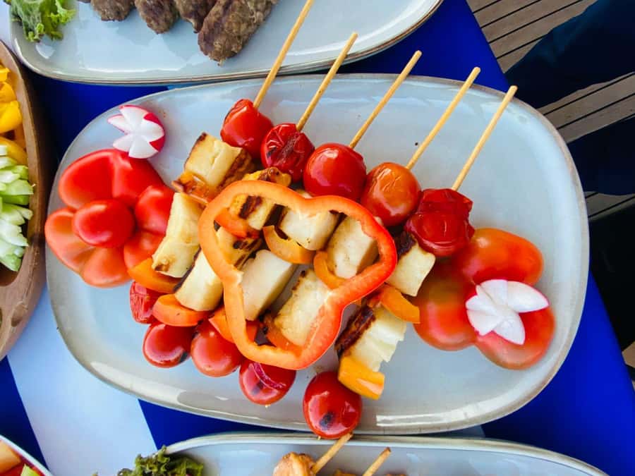 Dubai: Yacht Cruise with Swimming, Snorkeling and BBQ Lunch - Finding Dubai Harbour Yacht Club