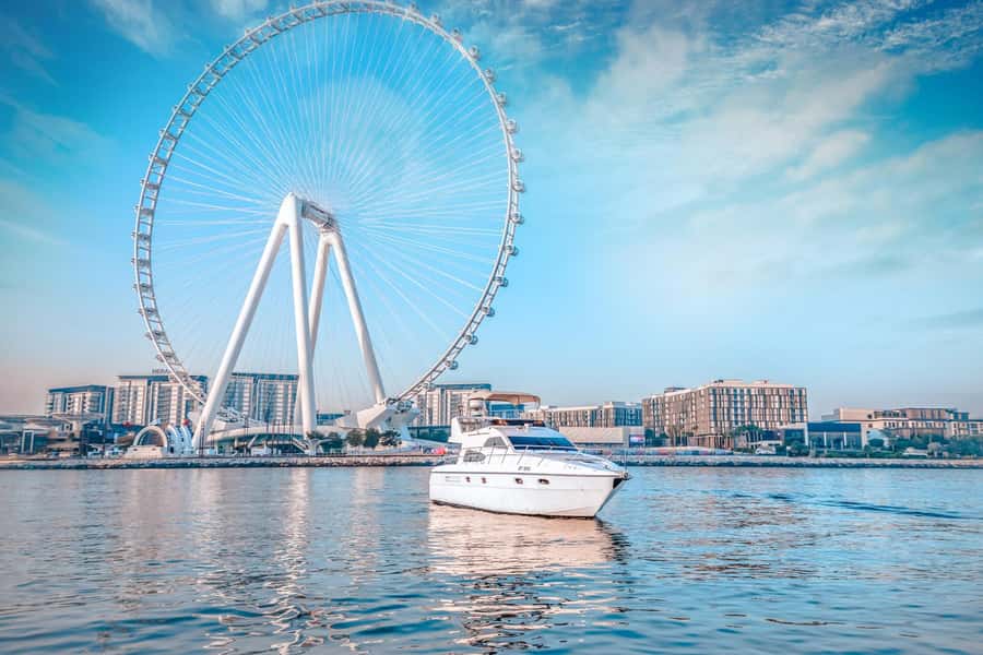 Dubai Yacht Tour - Boat Trip upto 12 guests Private event - Palm Jumeirah and Atlantis: The Main Event
