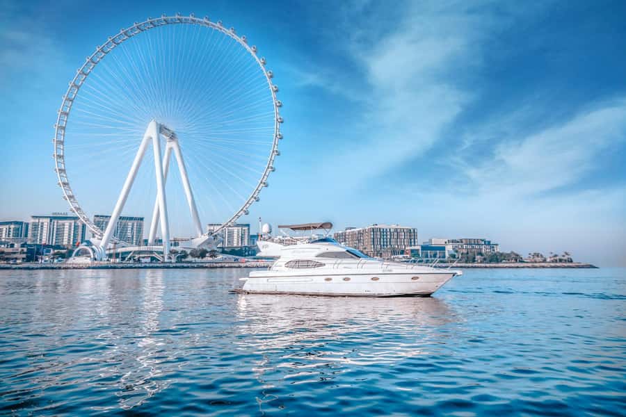 Dubai Yacht Tour - Boat Trip upto 12 guests Private event - Value for Families and Groups