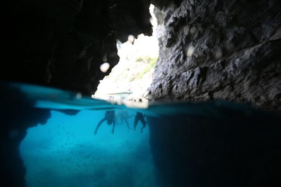 Dubrovnik: Blue Cave & Sunj Beach Boat Tour with Drinks - Swimming through the Three Green Caves