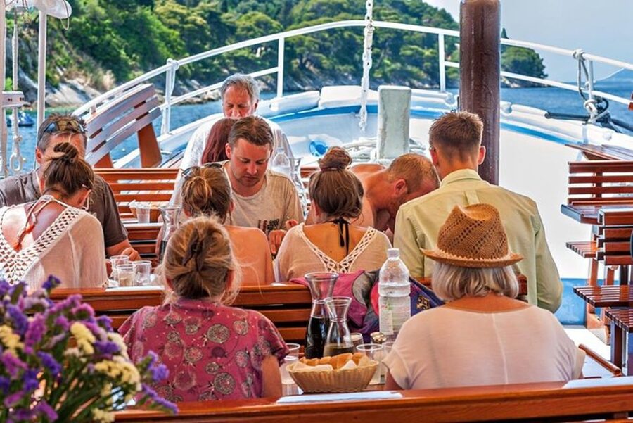Dubrovnik: Elaphite Islands Cruise with Drinks/Lunch Options - What the Boat Ride Adds to the Day