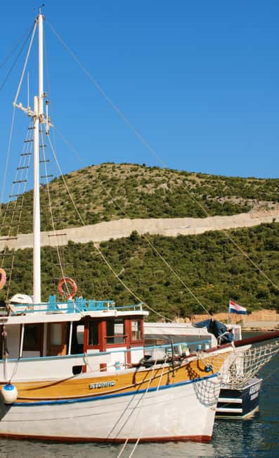 Dubrovnik: Full-Day Blue Cave & Elaphiti Islands Boat Tour - The Blue Cave near Koločep