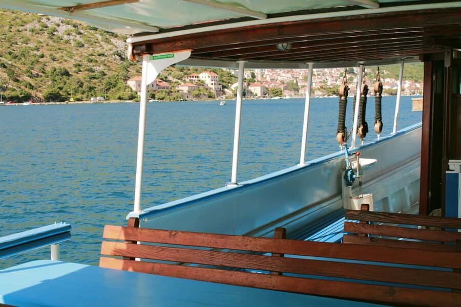Dubrovnik: Full-Day Blue Cave & Elaphiti Islands Boat Tour - Šipan: the best stop for a proper meal