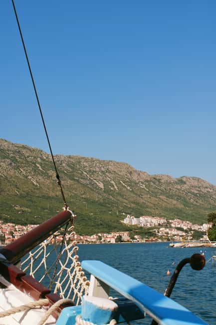 Dubrovnik: Full-Day Blue Cave & Elaphiti Islands Boat Tour - Finding the boat at Lapadska Obala