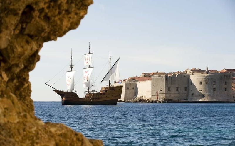 Dubrovnik: Karaka - Game of Thrones Cruise & Walking Tour - A 45-minute cruise toward King’s Landing