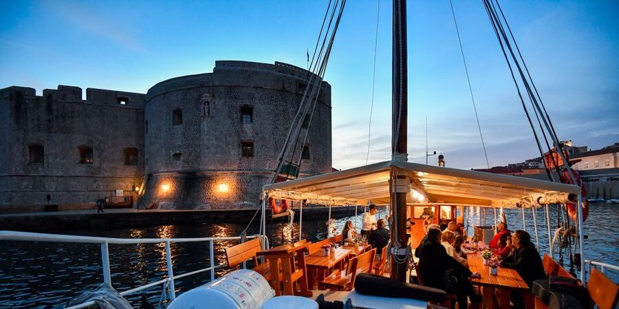 Dubrovnik: Panoramic Sunset Cocktail Cruise Around Old Town - Who will enjoy it most