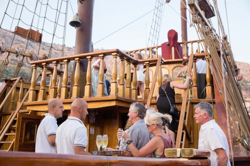 Dubrovnik: Panoramic Sunset Cruise-Karaka Ship (Adult Only) - The 90-minute route around Dubrovnik’s walls