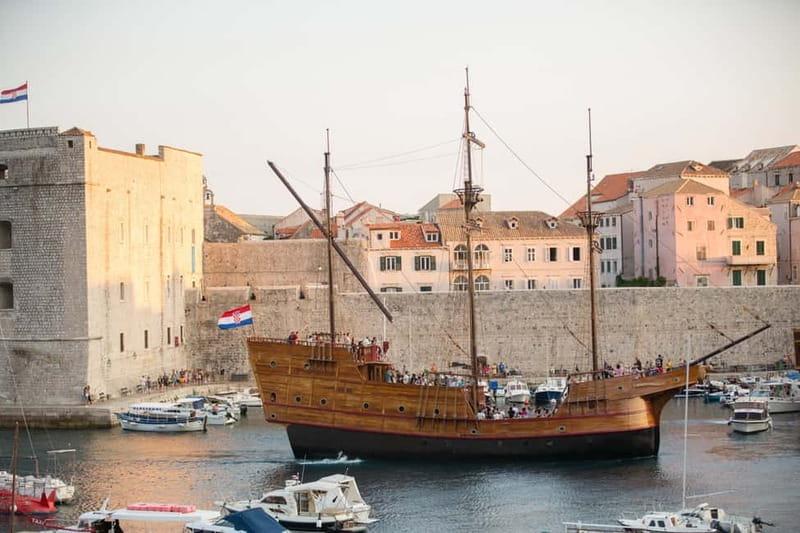 Dubrovnik: Panoramic Sunset Cruise-Karaka Ship (Adult Only) - The Old Town story from the water