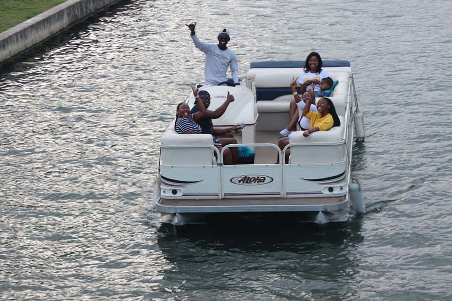 Durban Point Waterfront: Luxury Canal Boat Cruise - What you see during the 30-minute circuit