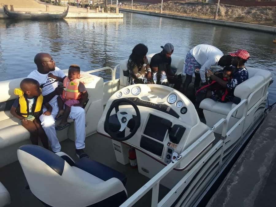 Durban Point Waterfront: Luxury Canal Boat Cruise - Finding the boat at uShaka Marine World