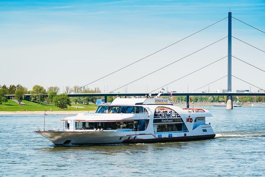 Düsseldorf: City Sightseeing Cruise on the Rhine - English and German commentary