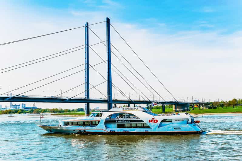 Düsseldorf: City Sightseeing Cruise on the Rhine - Finding the boat at Rheinuferpromenade