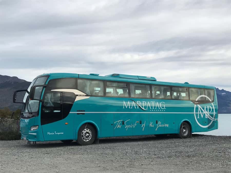 El Calafate: Glaciers Gourmet Experience - Full Day Cruise - A short walk at Puesto Las Vacas