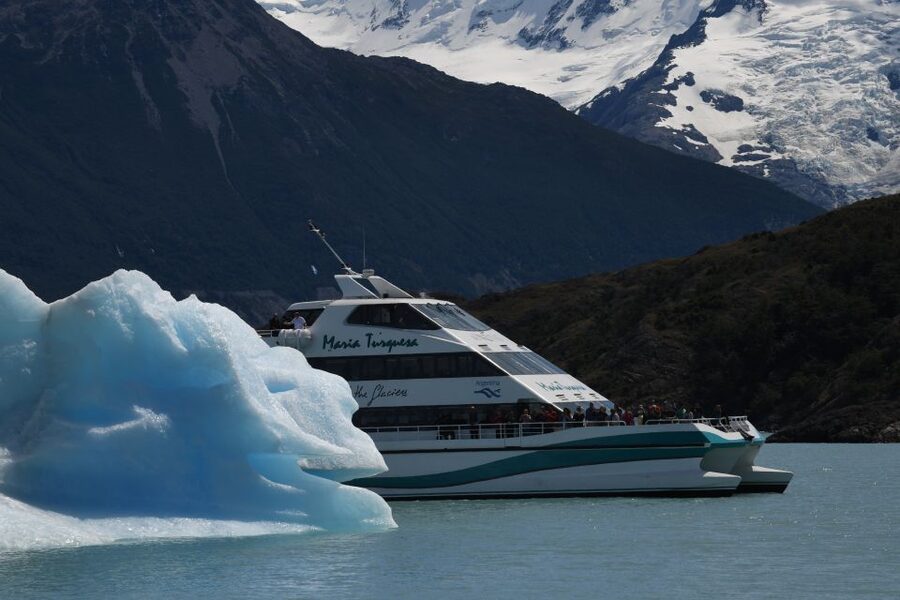 El Calafate: Glaciers Gourmet Experience - Full Day Cruise - Canal de los Témpanos and Perito Moreno