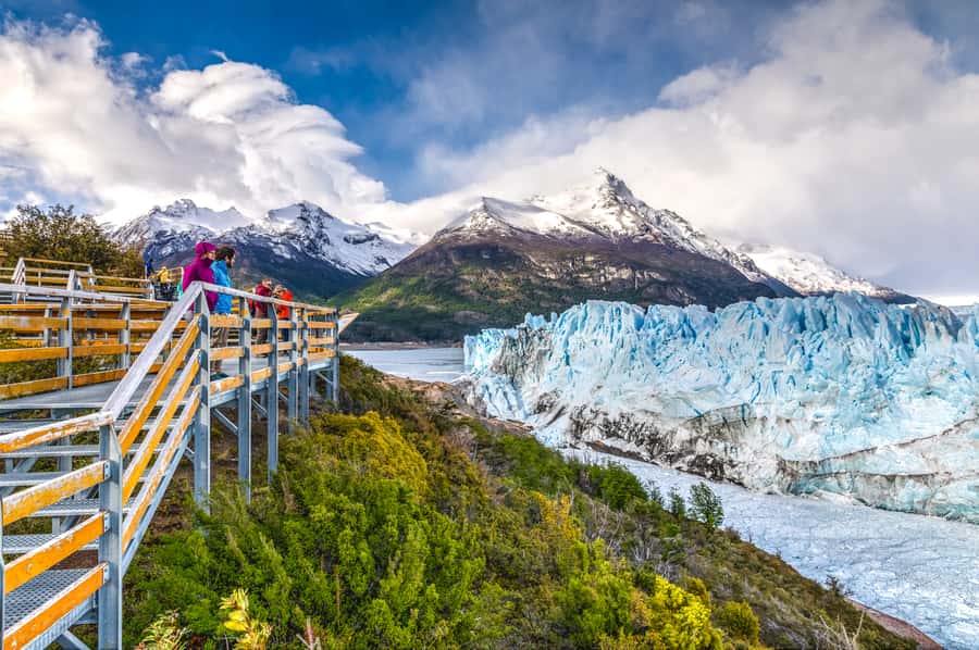 El Calafate: Perito Moreno Glacier Trekking Tour and Cruise - The road from El Calafate to Los Glaciares National Park