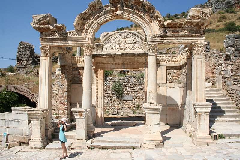 Ephesus: Small Group Tour for Cruise Passengers - What the guides add to the day