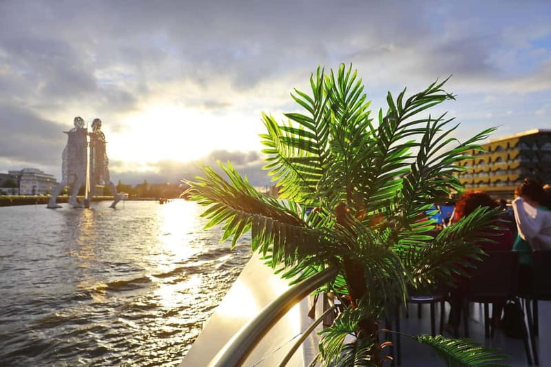 Evening Boat Tour 1.5 hour with our solarcatamaran - How the 90 minutes fit into your evening