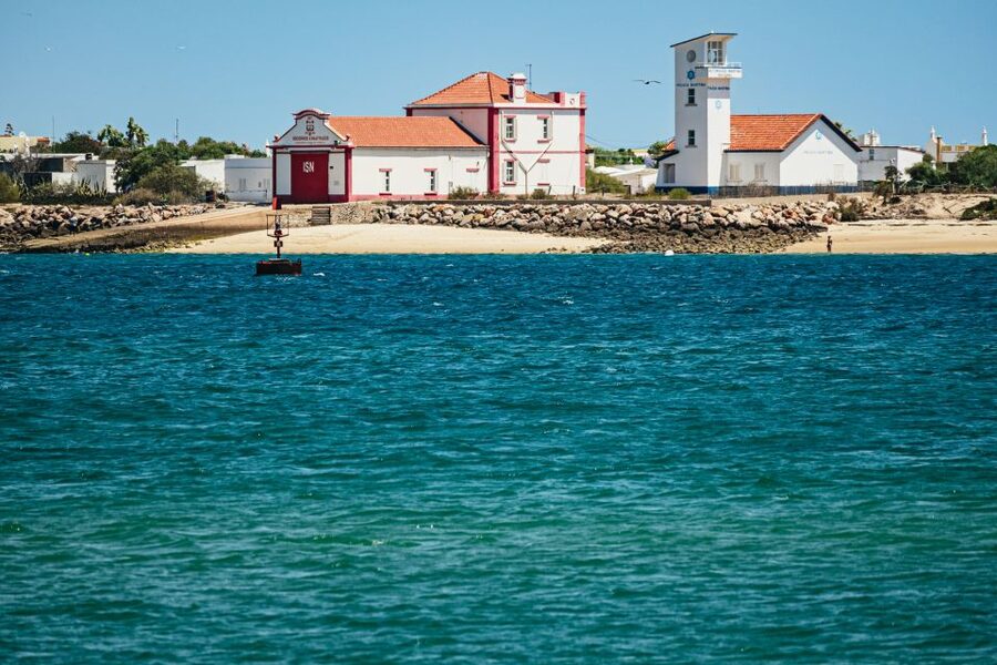 Faro: Deserta Island and Farol Island Catamaran Boat Trip - The short ride to Deserta Island