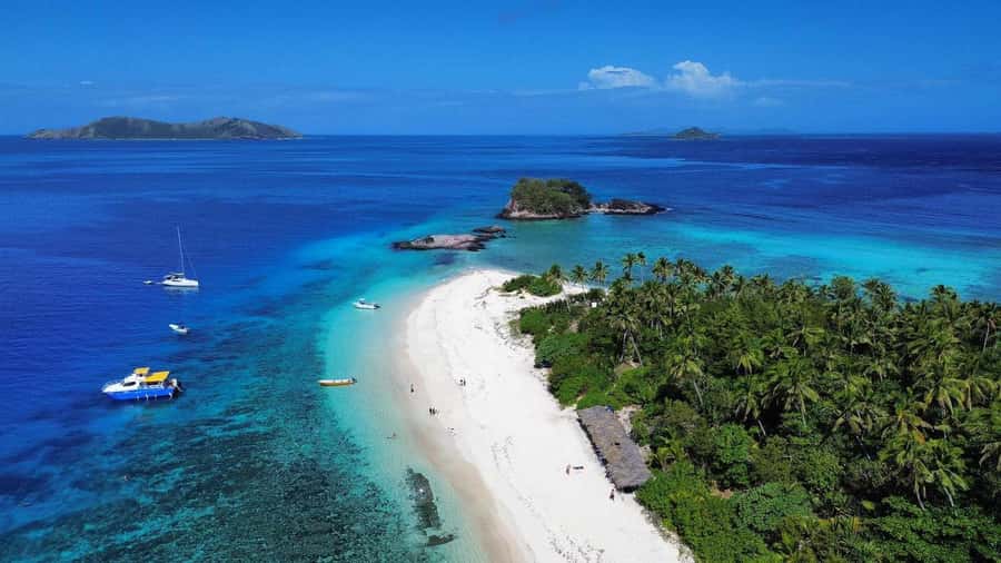 Fiji: Authentic Fijian Day Cruise by Boat - Food, drinks, and the small-group feel